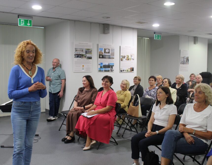 Pozityviai apie amžėjimą: jaukus susitikimas su Eva Tombak Vydūno viešojoje bibliotekoje