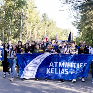 Išskirtine „Atminties kelio“ eisena mokiniai pagerbs Holokausto aukų atminimą Vilniuje 