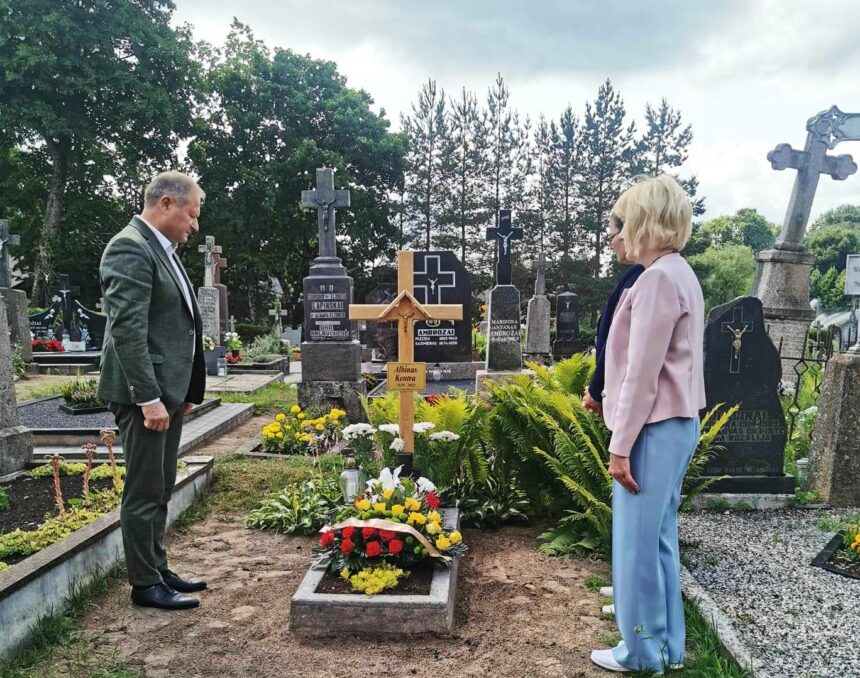 Šilalės rajone pagerbtas Lietuvos laisvės kovotojų Kentrų šeimos atminimas