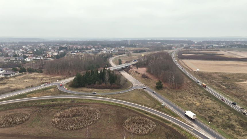 „Via Lietuva“ dalinasi gera žinia vairuotojams – atidaromas eismas kapitaliai suremontuotu Trakų viaduku  